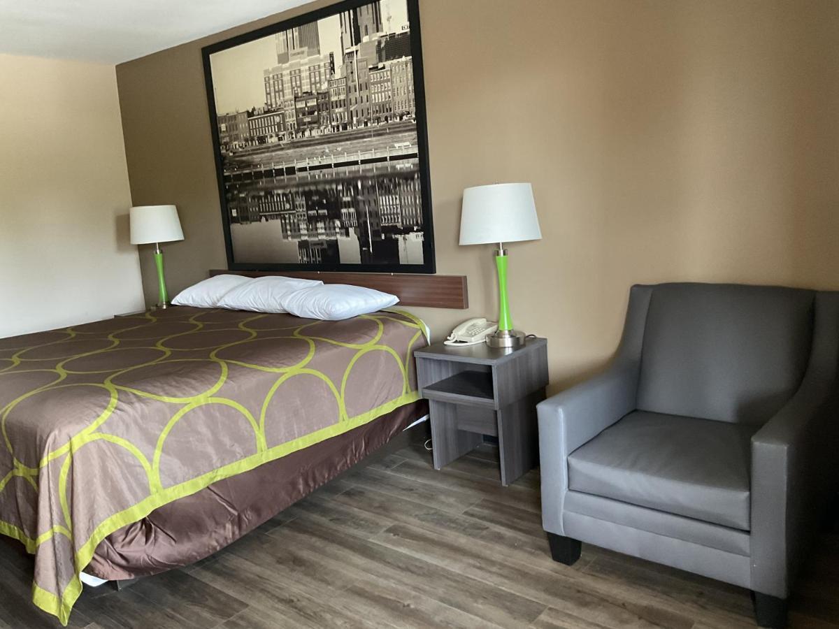 Hotel Super 8 By Wyndham Chattanooga/east Ridge 2*