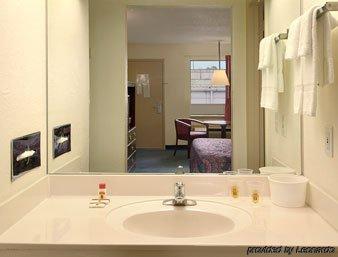 Super 8 By Wyndham Chattanooga/east Ridge Hotel 2*