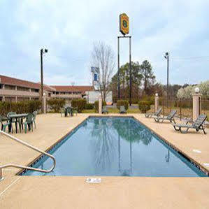 Super 8 By Wyndham Chattanooga/east Ridge Hotel East Ridge