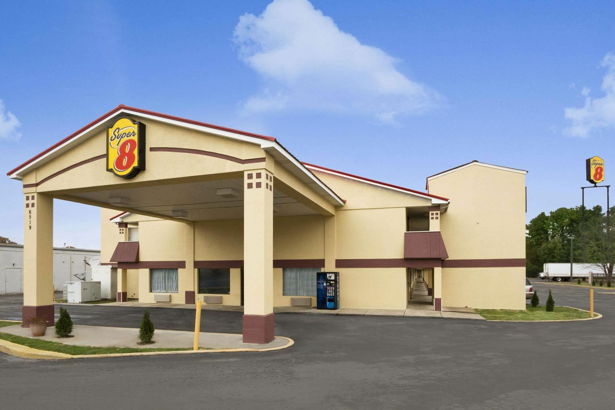 Super 8 By Wyndham Chattanooga/east Ridge