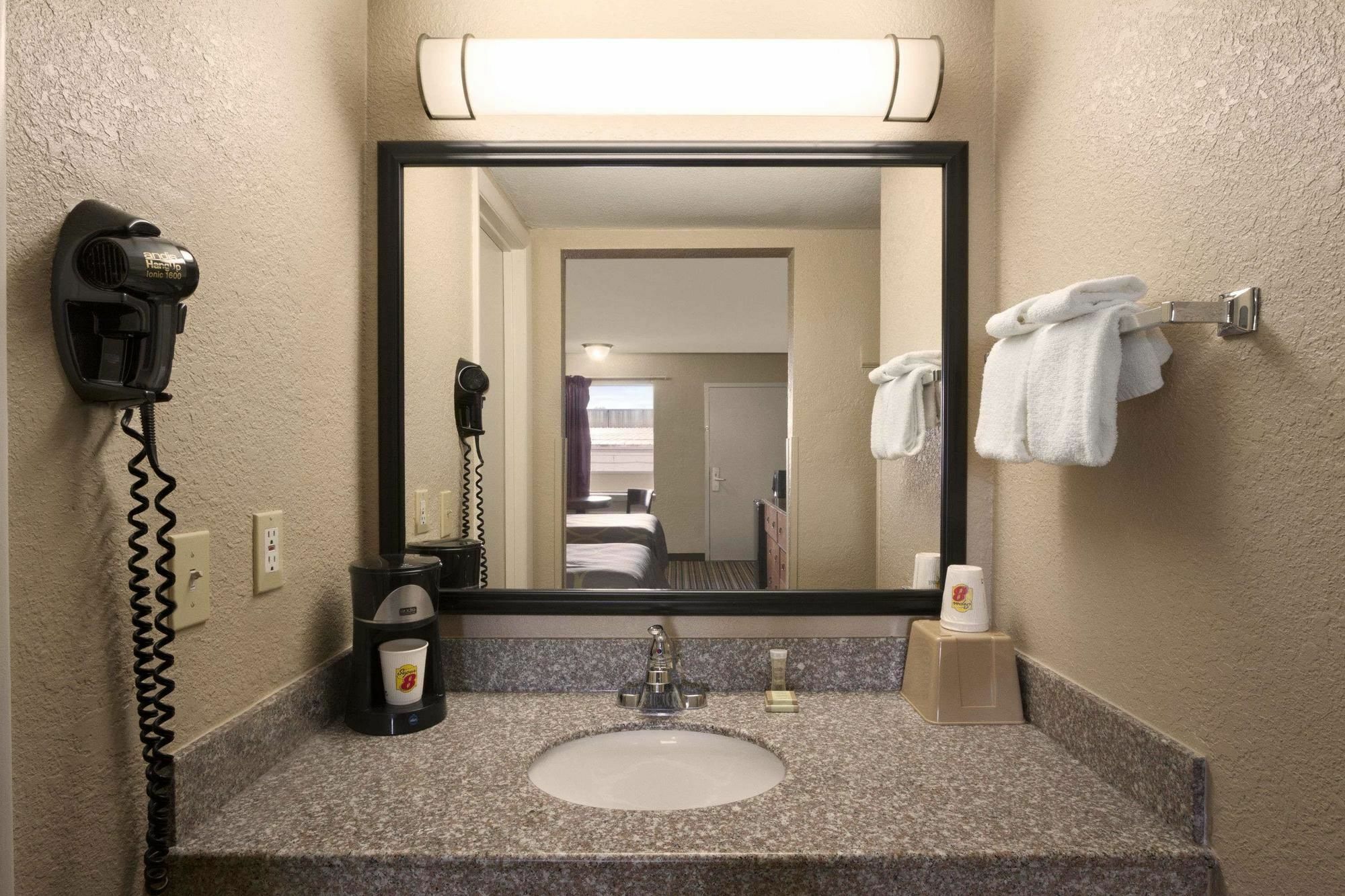 Hotel Super 8 By Wyndham Chattanooga/east Ridge East Ridge